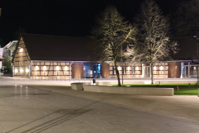 Lichtinstallation "Alter Glanz in neuem Licht"